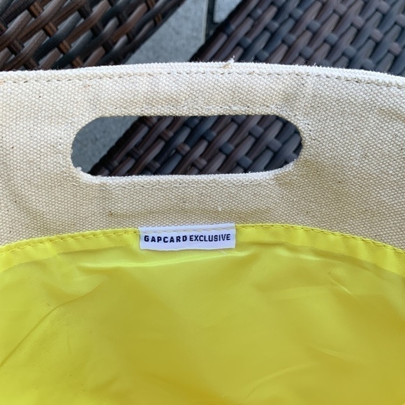 𝅺LIMITED EDITION GAP Card Exclusive Canvas Tote - Picture 11 of 14